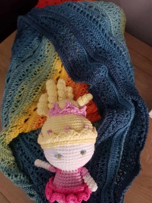 Elbląg Ręcznie wykonana ażurowa chusta szydełkowa w wielu kolorach. Doskonała ozdoba do każdej stylizacji, dodająca