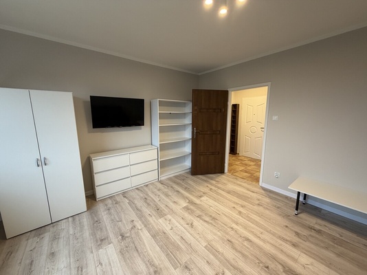 Elbląg Kawalerka z oddzielną kuchniąOgrzewanie i ciepła woda z miastaMieszkanie umeblowane i odświeżoneOsiedle Nad