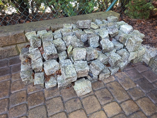 Elbląg Oddam około 160 sztuk kostki w zamian za czekoladę z orzechami, z okienkiem.
Odbiór we własnym zakresie.