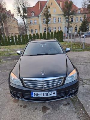 Elbląg Na sprzedaż Mercedes C220 CDI W204 z silnikiem diesla o mocy 170KM. Zawieszenie oraz inne podzespoły w