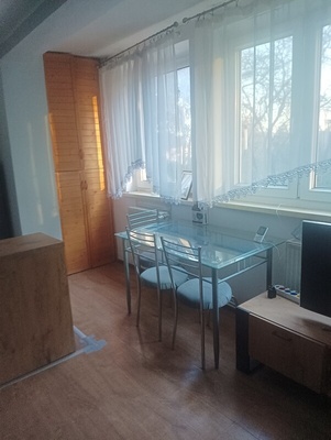 Elbląg Witam, wynajmę mieszkanie bezczynszowe dwupokojowe z aneksem kuchennym 38m. Opłaty tylko za media. Mieszkanie