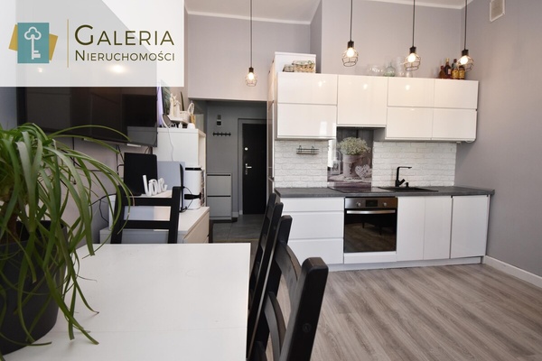 Elbląg GALERIA NIERUCHOMOŚCIZ pasji i miłości do nieruchomościNa sprzedaż: 3 pokojowe mieszkanie w centrum przy ulicy