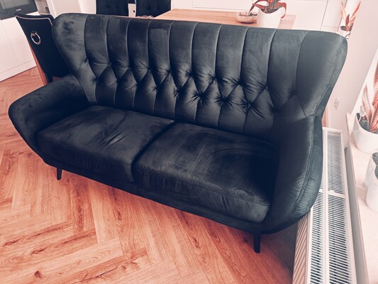 Elbląg Sprzedam elegancką sofę Kelso w kolorze piano blackNowa,   bez śladów zużycia!