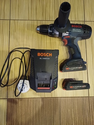 Elbląg Sprzedam wiertarko wkrętarkę z udarem Bosch. Stan dobry 2 akumulatory trochę krótko trzymają, ale szybka