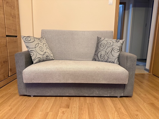 Elbląg Sprzedam sofkę dwuosobową w bardzo dobrym stanie. 
Wymiary: 140 x 100 cm
Powierzchnia spania 120 x 190 cm.