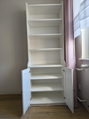 Elbląg Sprzedam szafkę IKEA hauga. Stan bardzo dobry. Tylko ślady po naklejkach na drzwiczkach. Wymiary 70x199 Odbiór