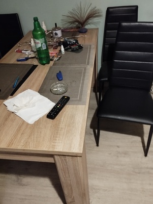 Elbląg Sprzedam meble kuchenne możliwość razem z zabudowaną lodówką oraz meble pokojowe wraz ze stołem i krzesłami. A