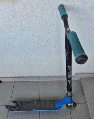 Elbląg Hulajnoga wyczynowa, masywan, używana wszystko sprawne, widoczne ślady użytkowania jak na zdjęciach.