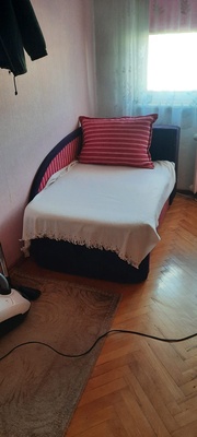 Elbląg Oddam za dużą czekoladę tapczan rozkładany, jednoosobowy, ze skrzynią na pościel, W DOBRYM STANIE. 
Polecam.