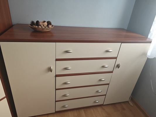 Elbląg SPRZEDAM TANIO ZESTAW MEBLI UŻYWANYCH:KOMODA rozm; szer.145 cm, głęb.55cm, wys.95 cm; 250 złREGAŁ rozm;