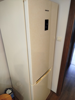 Elbląg Sprzedam lodówkę Samsung. Wysokosc 182 cm z powodu zakupu większej. Cemna do uzgodnienia