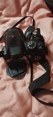 Elbląg Aparat Fuji FinePix S 4200 w dobrym stanie używany. Doskonałe rozwiązanie dla osób ceniących jakość zdjęć i