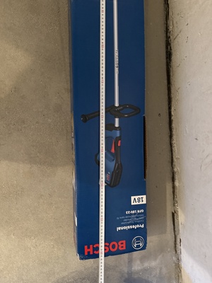 Elbląg Podkaszarka do trawy firmy Bosch bez akumulatora i ładowarki 06008D1000.
Dane techniczne
szerokość cięcia