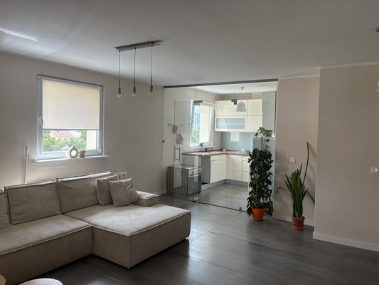 Elbląg Mieszkanie w centrum Elbląga. Ul. Chopina. 
57 m. Dwa pokoje w tym jeden duży salon ze szklaną ścianą