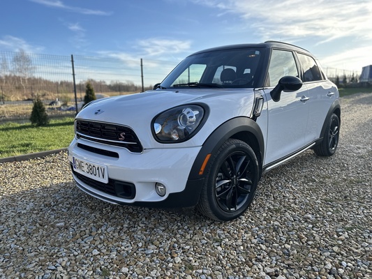 Elbląg Posiadam na sprzedaż Mini Countryman w wersji Cooper S z silnikiem 1.6 benzyna 190KM z napędem na cztery koła.