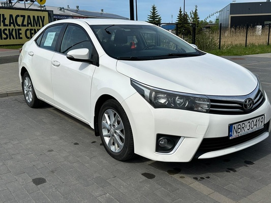 Elbląg Sprzedam Toyotę Corollę rok prod. 2014 - wersja bogato wyposażona. Samochód pochodzi z polskiego salonu,