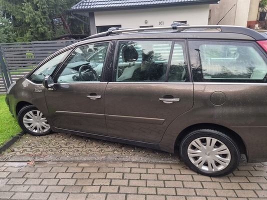 Elbląg CITROËN C4 GRAND PICASSO 2.0 diesel – Przestronny minivan z 2011 roku, idealny dla większych rodzin lub osób