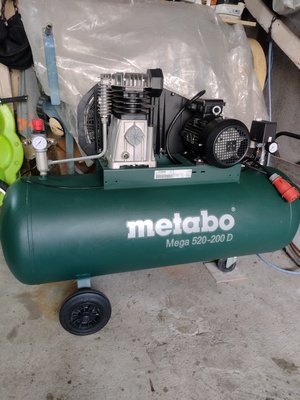 Elbląg Sprężarkę Metabo Mega 520-200 D. Zakupiona nowa, bardzo mało używana, stan jak nowa.