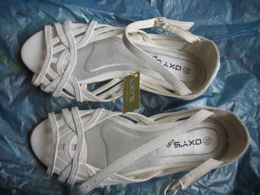 Elbląg Nowe, białe sandałki OXYS KIDS r.32 =sprzedam/zamienie