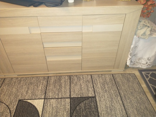 Elbląg Sprzedam szafę witrynę słupek komodę z lewej i prawej strony szafka pośrodku 3 szuflady oraz szafkę