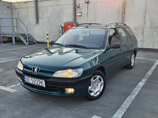Elbląg Mam do sprzedaży pięknie utrzymany egzemplarz Peugeota 306 Saint Tropez w nadwoziu kombi z silnikiem 1.6 88 KM.
