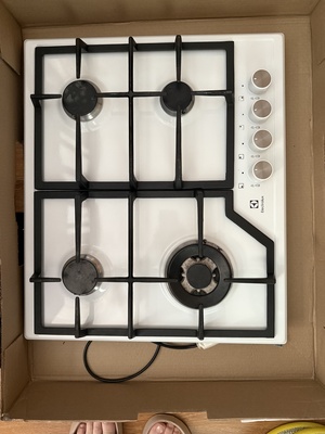 Elbląg Używana płyta gazowa Electrolux 600 EGS6436WW o szerokości 59,5 cm. Doskonały wybór do każdej kuchni. Solidna i