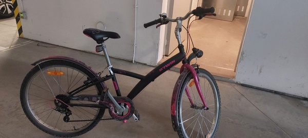 Elbląg Sprzedam rower dziecięcy/młodzieżowy dla dziewczynki marki B'TWIN (Decatlon ) 
Koła około 24 cal. 
Typ