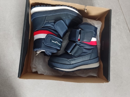 Elbląg Sprzedam buty dla dziecka Tommy Hilfiger kupione na Zalando.
Buty Nowe w opakowaniu nie chodzone. Numer