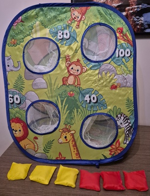 Elbląg Gra zręcznościowa - Zestaw do rzucania woreczkami i rzutkami. 
Do zabawy i rozwoju w domu i na dworze. 
Po