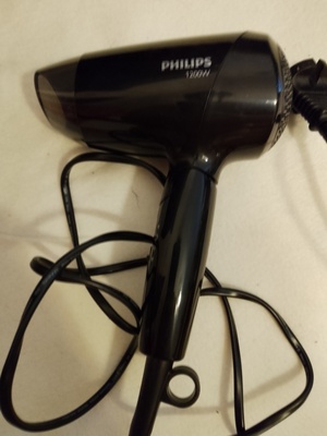 Elbląg Suszarka do włosów Philips bhc010,w stu procentach sprawna, praktycznie nie używana. Kupiona parę miesięcy