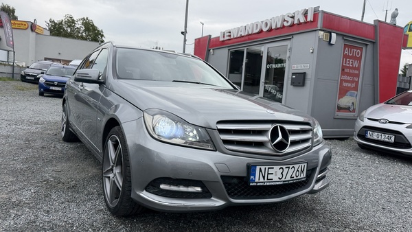 Elbląg Auto Leew LEWANDOWSKI Kupujemy i Sprzedajemy tylko dobre auta Za auta z Polskiego Salonu Płacimy Najwięcej