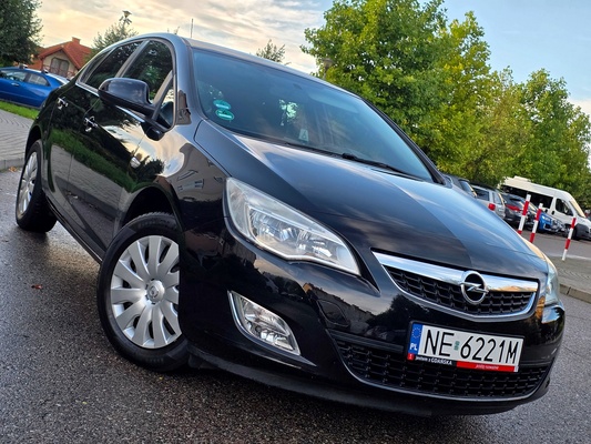 Elbląg Opel astra Benz 140kmGrzana kierownica/fotele czujniki parkowania KlimatyzacjaZAREJESTROWANY2012