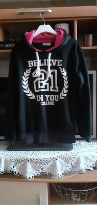 Elbląg Za 30zl oddam odzież damską widoczna na zdjęciach. .. .. ciuszki od rozmiaru S do L. .. .. rzeczy jest