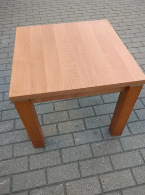 Elbląg Sprzedam solidny, ciężki stolik widoczny na zdjęciach. Nie jest to stolik z supermarketu. Wymiary: długość 60