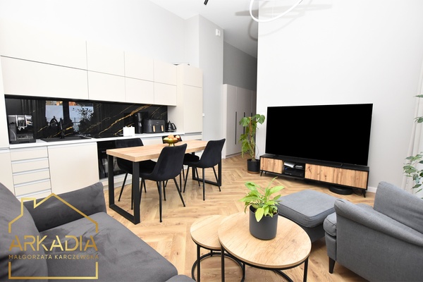 Elbląg :: Biuro nieruchomości ARKADIA ::Mieszkanie o wysokim standardzie ul. Częstochowska (Korona II)Piętro: