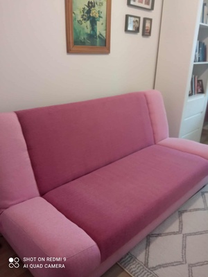 Elbląg sprzedam rozkładaną różową wersalkę, wymiary:    190 cmwysokość 90powierzchnia spania 120 cm 