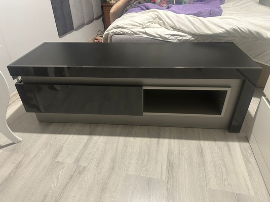 Elbląg Witam
Oddam bardzo ładną szafkę pod telewizor. Za paczkę kawy. Proszę tylko o sms. Szafka oczywiście do