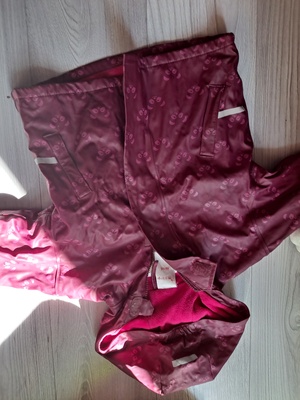 Elbląg Sprzedam 
Ubrania dla dziewczynki rozmiar 98-104-70 zł
Ubrania dla chłopca od rozmiaru 140-164-70 zl
Wózek dla