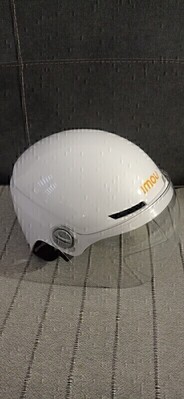 Elbląg SPRZEDAM 
DWA KASKI NA  ŁYŻWY, ROWER, HULAJNOGĘ, ROLKI. 
STAN BARDZO DOBRY. 
CENA 30 ZŁ ZA SZTUKĘ.