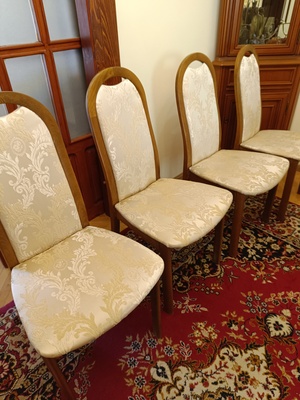 Elbląg Sprzedam krzesła do salonu w b. dobrym stanie dębowe z żakardową tapicerka 125 zł. za szt. , do sprzedania jest