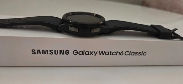 Elbląg Sprzedam nowy smartwatch Samsung Galaxy Watch 6 Classic o średnicy 43 mm w klasycznym designie. Model SM-R950.