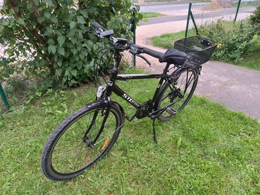 Elbląg Sprzedam rower Storm runner na ramie 19 z dodatkowym osprzętem. Koła 28.Rower ma 21 biegów, jest w bdb. stanie,