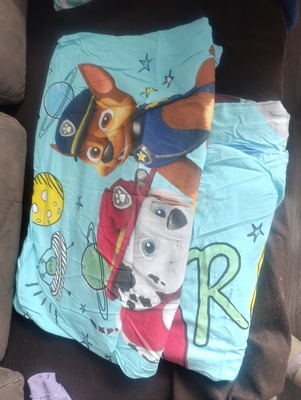Elbląg Oddam komplet pościeli dla dzieci Psi patrol. Stan bardzo dobry. Na kołdrę 140/200.W zamian trzy pak chusteczek