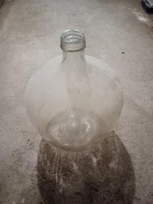 Elbląg Na sprzedaż balon na wino o pojemności 50 l. Stan widoczny na zdjęciach. Odbiór osobisty Elbląg.