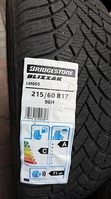 Elbląg Komplet używanych zimowych opon Bridgestone Blizzak. 
Rozmiar: 215/60/r17
