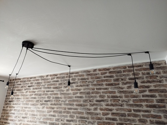 Elbląg Lampa pająk, stan używany, kolor czarny, bez żarówek, odbiór osobisty.
