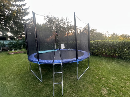 Elbląg Sprzedam trampolinę ogrodową. Rozmiar 4m. Kompletna z opakowaniem, drabinką i siatką ochronną.
W bardzo dobrym