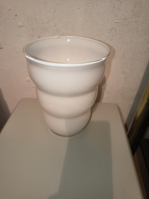 Elbląg Witam. Wazon biały szkło 18 cm 15 zł