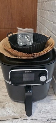 Elbląg Air Fryer HD9880/90 Na gwarancji do 01-2027r. 
Dodatkowo termometr. 
Stan bardzo dobry zadbany.