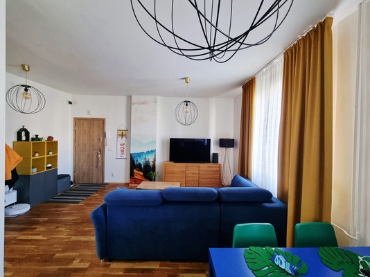 Elbląg 2 pokoje (duża sypialnia + salon z aneksem), doskonała lokalizacja: centrum miasta, ul. Trybunalska 12a,